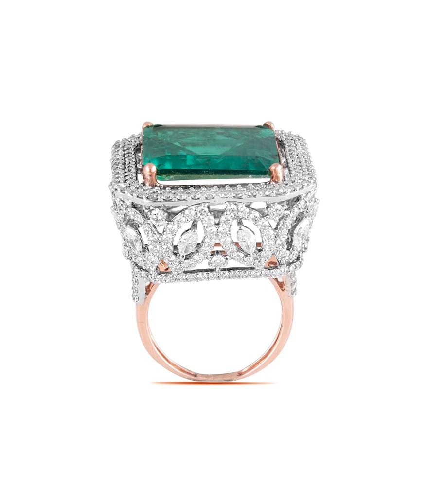 Glamrous Soltair Ring Studded With Diamond and Green Emerald